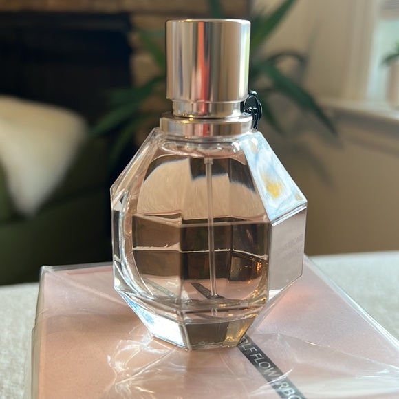 Victor & Rolf Flowerbomb - Picture 3 of 4